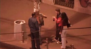 phim sex japanese Chồng chia sẻ vợ phim sex heo69 với một người bạn trong một ly bia.