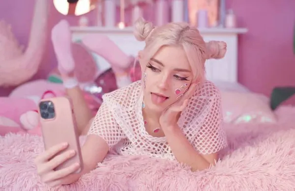 quat.vn sex Mấy bạn gái điệu đà dễ thương thường thích được bắn lên mặt lắm